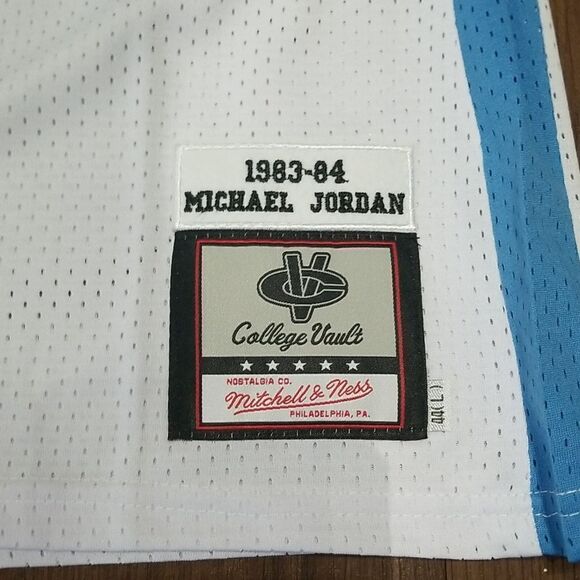 Vintage Michael Jordan North Carolina Tar Heels Alumni Authentic Jersey size L - Picture 2 of 7